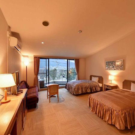 Yufuin Kinrinko Hotel Экстерьер фото