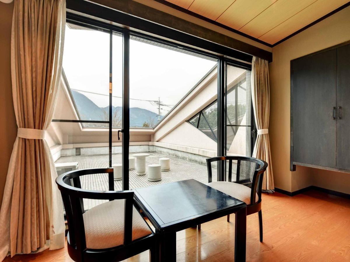 Yufuin Kinrinko Hotel Экстерьер фото